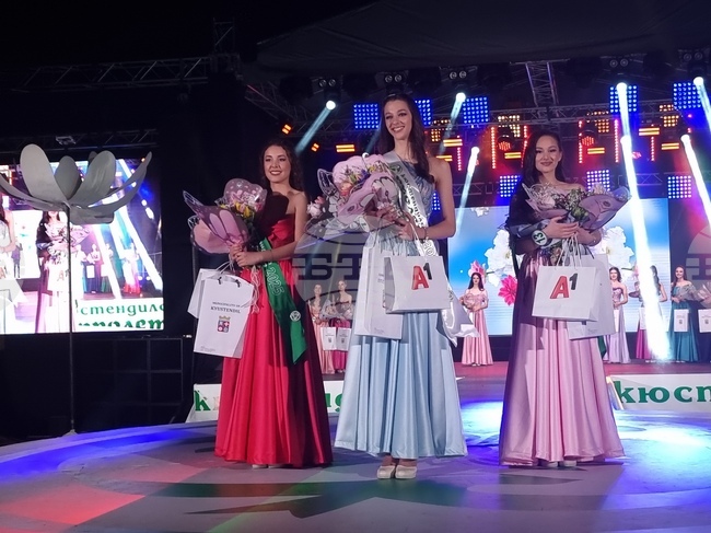 Василена Димитрова е новата девойка "Кюстендилска пролет"