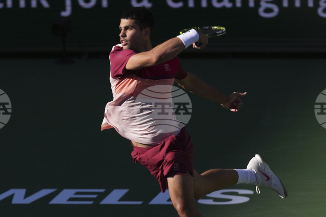 Карлос Алкарас ще играе срещу Артюр Фис на полуфиналите на турнира по тенис в Барселона