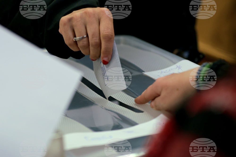 Изборният ден в столичния район "Оборище" започна нормално, всички секции отвориха навреме, съобщи Полина Витанова