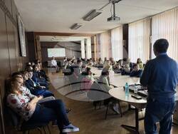 Ученици от 125-о Средно училище "Боян Пенев" посетиха Националния институт по геофизика, геодезия и география на БАН. Снимка: НИГГГ-БАН