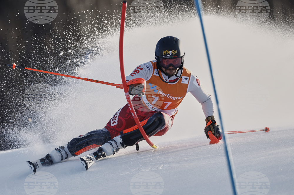 Алберт Попов с 21-о време в първия манш на слалома от Световната купа по ски в Хафиел