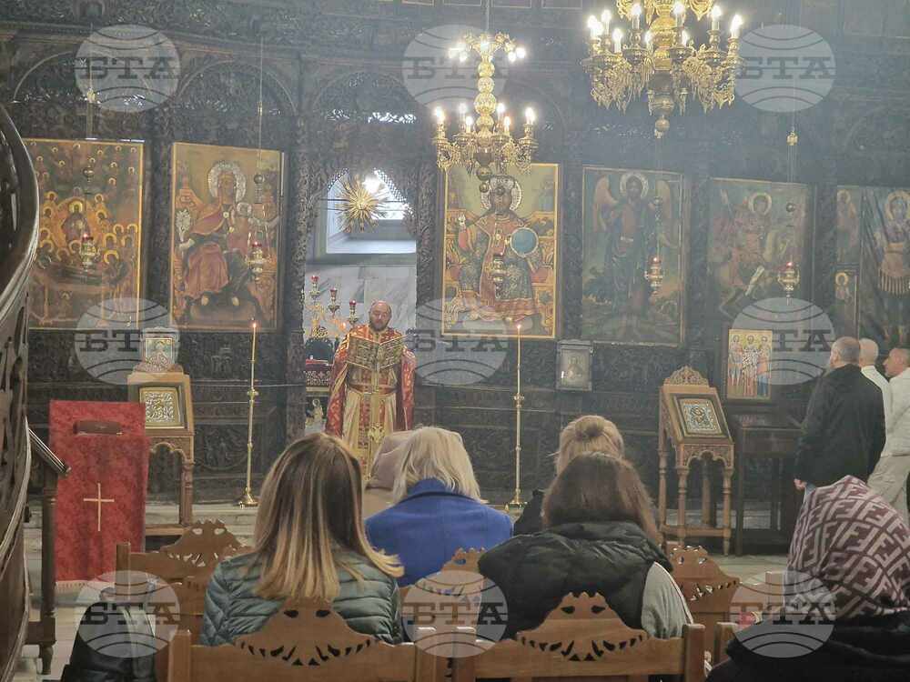 Душата е по-ценна от тялото, каза отец Любомир Чавдаров в храм „Свето Успение Богородично“ в Пазарджик