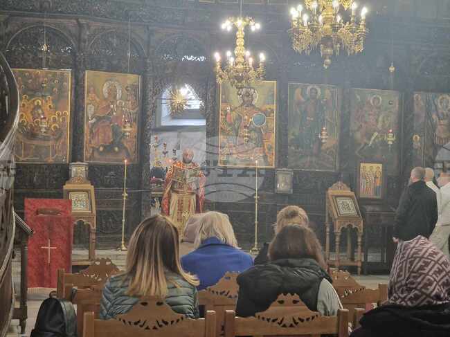 Душата е по-ценна от тялото, каза отец Любомир Чавдаров в храм „Свето Успение Богородично“ в Пазарджик