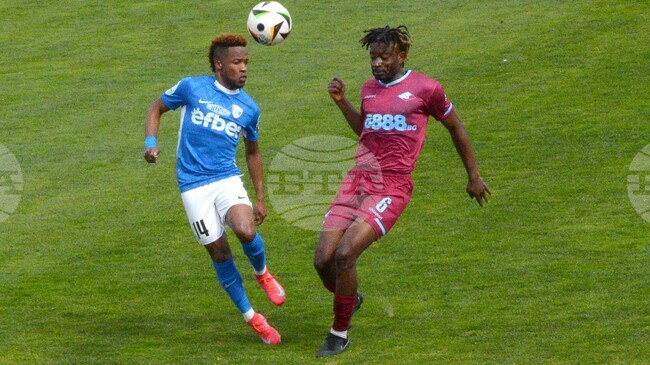 Бившият футболист на Ботев (Враца), Спартак (Варна) и Етър Ромееш Ивей подписа с първодивизионен клуб от Венецуела