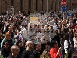 Протест срещу насилието над животни - шествие