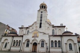 Шумен - църква „Свети Три Светители“ 