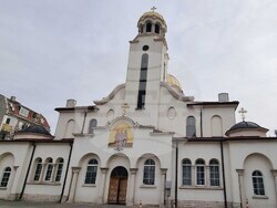 Шумен - църква „Свети Три Светители“ 