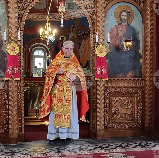 Шумен - църква „Свети Три Светители“ - отец Красимир - неделна служба 