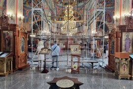 Шумен - църква „Свети Три Светители“ - неделна служба