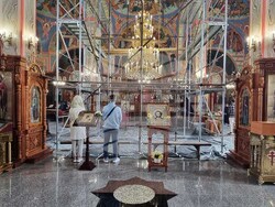 Шумен - църква „Свети Три Светители“ - неделна служба