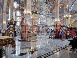 Шумен - църква „Свети Три Светители“ - неделна служба