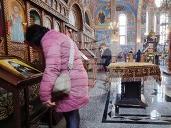 Шумен - църква „Свети Три Светители“ - неделна служба