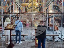 Шумен - църква „Свети Три Светители“ - неделна служба