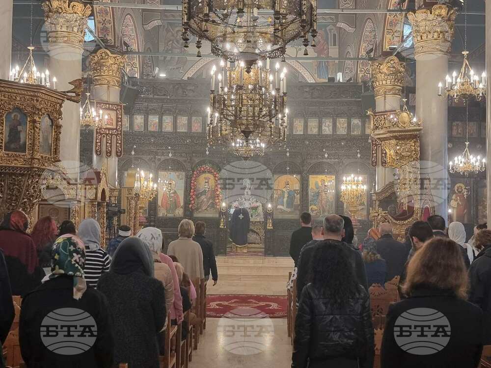 В митрополитския храм "Света Марина" в Пловдив службата на Велики четвъртък ще води архимандрит Максим