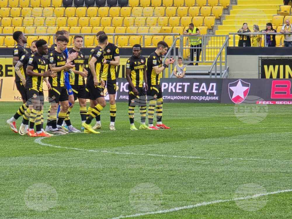 ЦСКА 1948 разгроми Ботев (Пловдив) на "Колежа" и задълбочи кризата при "канарчетата"