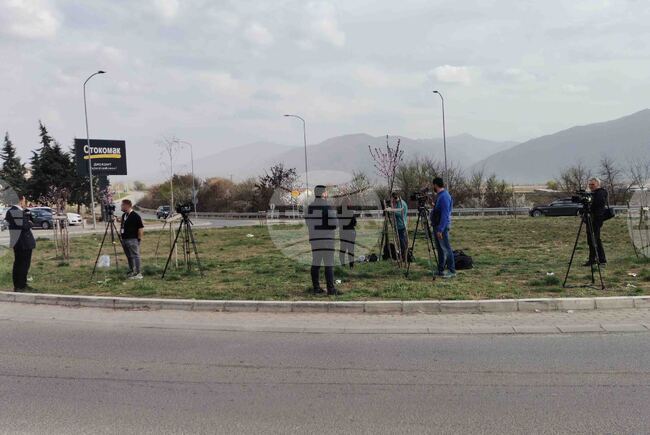 Скръб и гняв преобладават в скопския печат след трагедията в Кочани, граждани и политици обвиняват корупцията