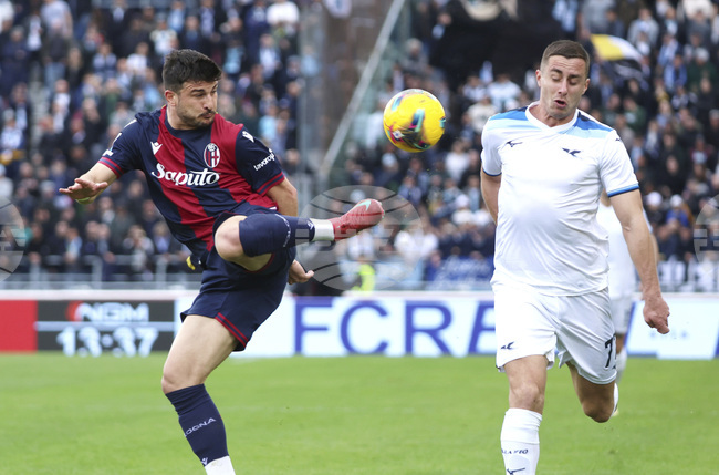 Болоня вкара пет гола на Лацио, Рома надделя над Каляри в срещи от Серия А