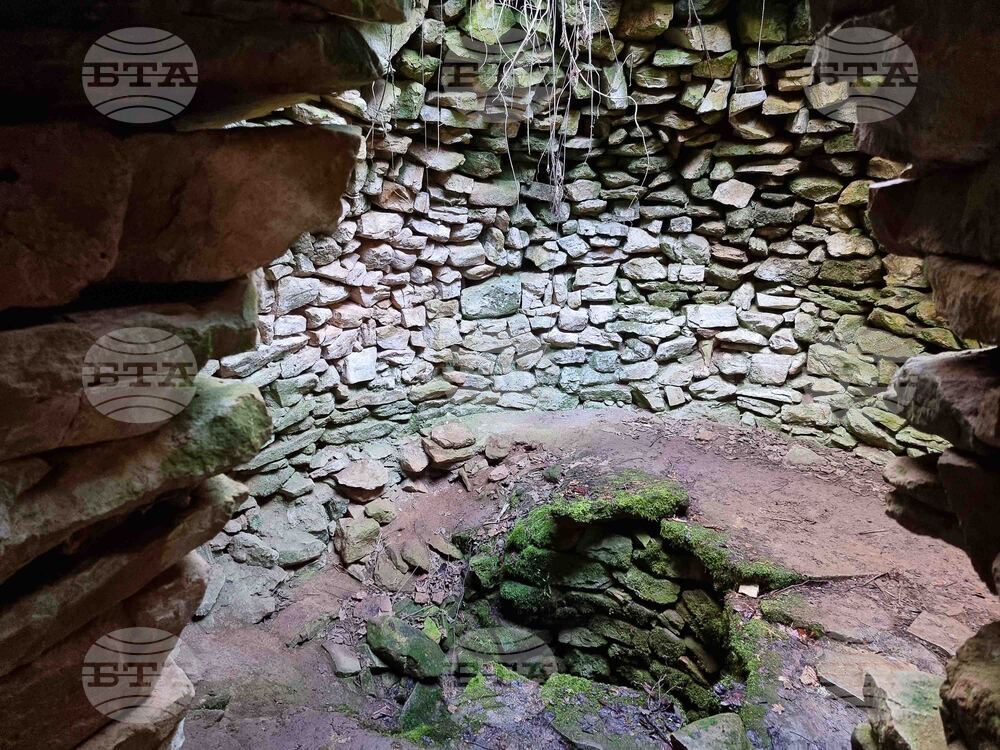 Село Гърло - „Пусто гърло"- мегалитен храм-кладенец