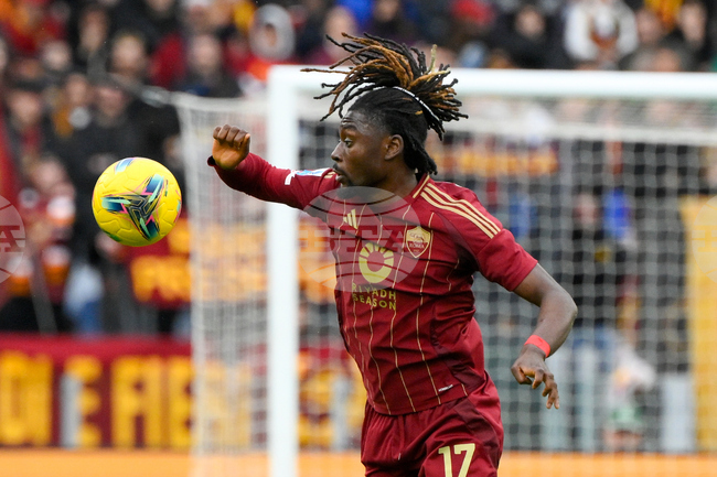 Интер Милано работи за трансфера на халфа на Рома Ману Коне