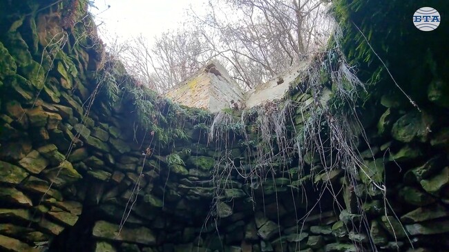 Уникален и единствен за България паметник на културата от национално значение в Брезнишко се руши