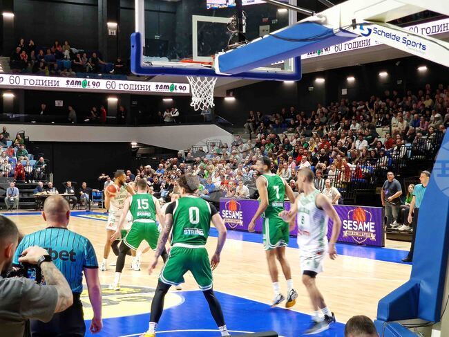 Балкан надигра Миньор в Перник в мач от баскетболното първенство