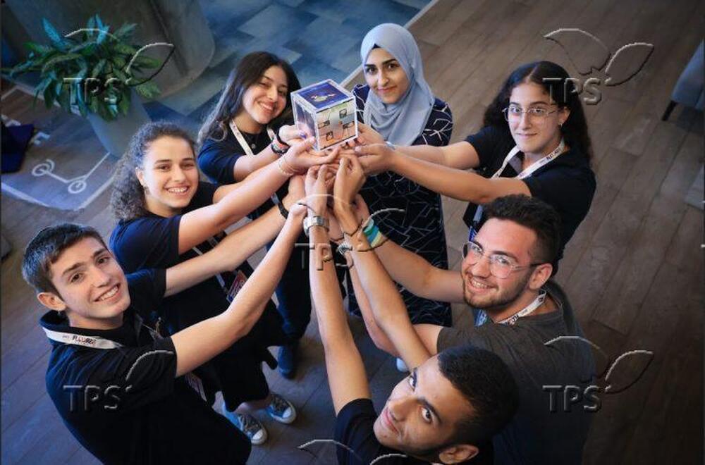 ТПС: Космически спътници, проектирани от тийнейджъри, могат да помогнат за пътуване до Марс