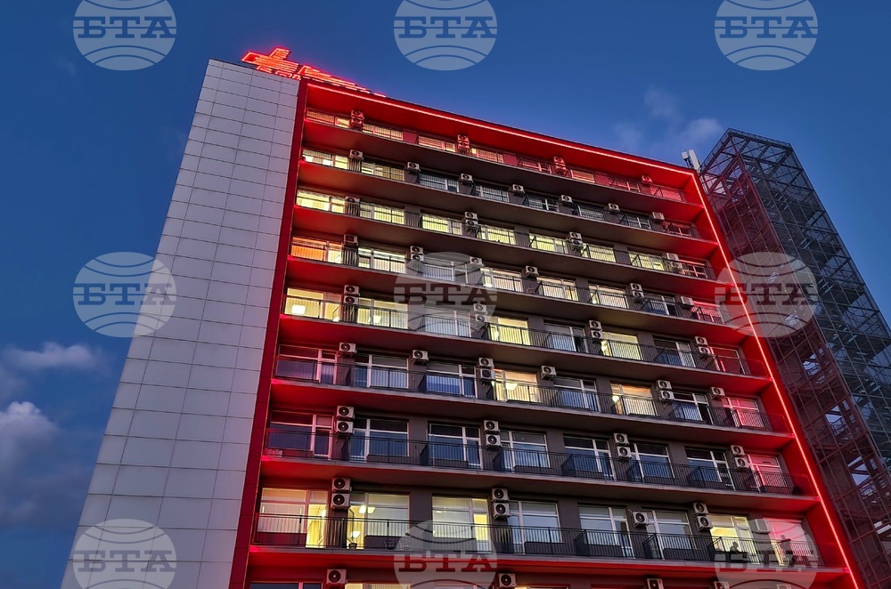 Общо четирима от пострадалите в пожара в Кочани и приети в „Пирогов“ днес ще бъдат изписани, казаха от болницата