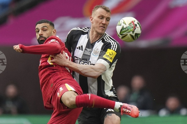 Нападателят Мохамед Салах подписа нов договор с Ливърпул