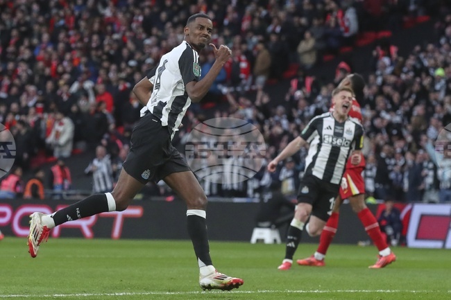 Нюкасъл отхвърли първата оферта на Ливърпул за Александър Исак, мърсисайдци вече работят по следващата