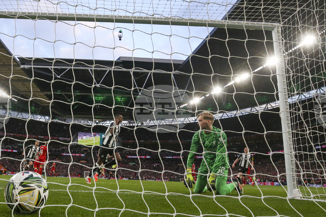 Привличането на Александър Исак не гарантира на Ливърпул дублиране на титлата, категоричен е Джейми Карагър