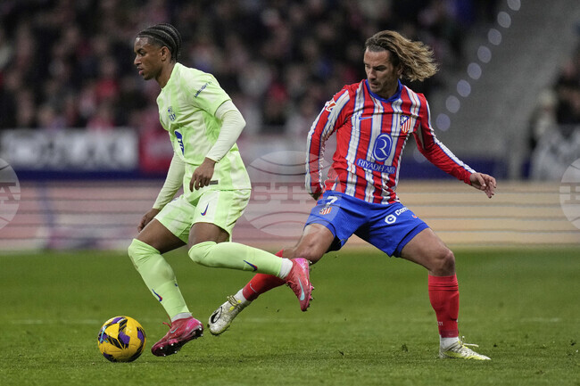 Гризман продължава договора си с Атлетико Мадрид