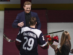 Stars Avalanche Hockey
