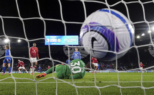 Сити и Юнайтед са заподозрени в измама относно възрастта на младите играчи