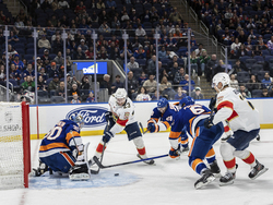 Panthers Islanders Hockey