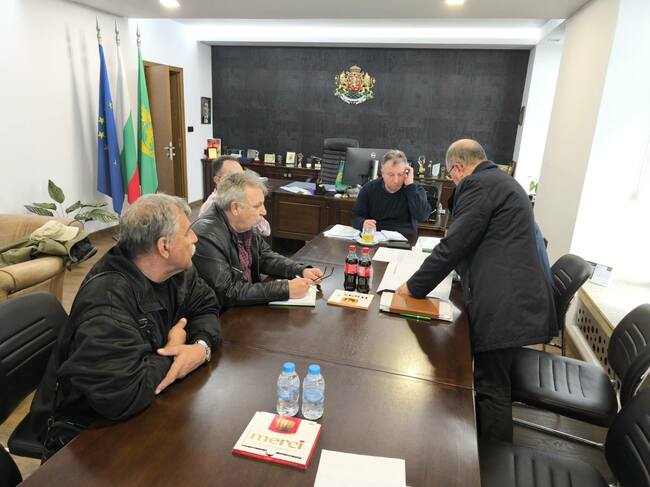 Заради валежите и застудяването графикът за миенето на улиците в Шумен се отлага за 24 март