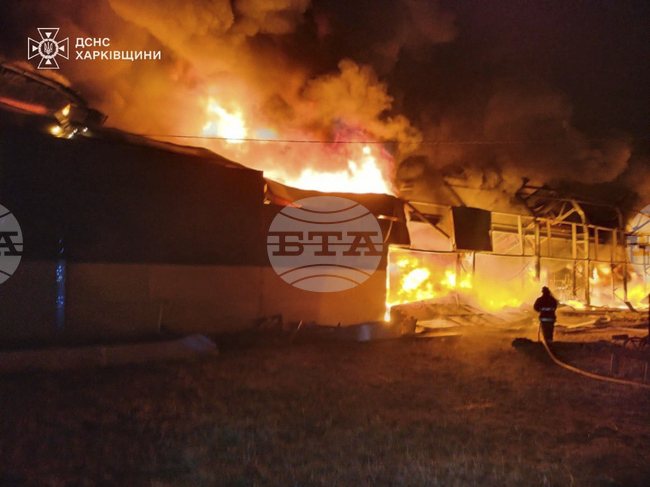 Най-малко трима убити при руски удар по предприятие в украинската Харковска област