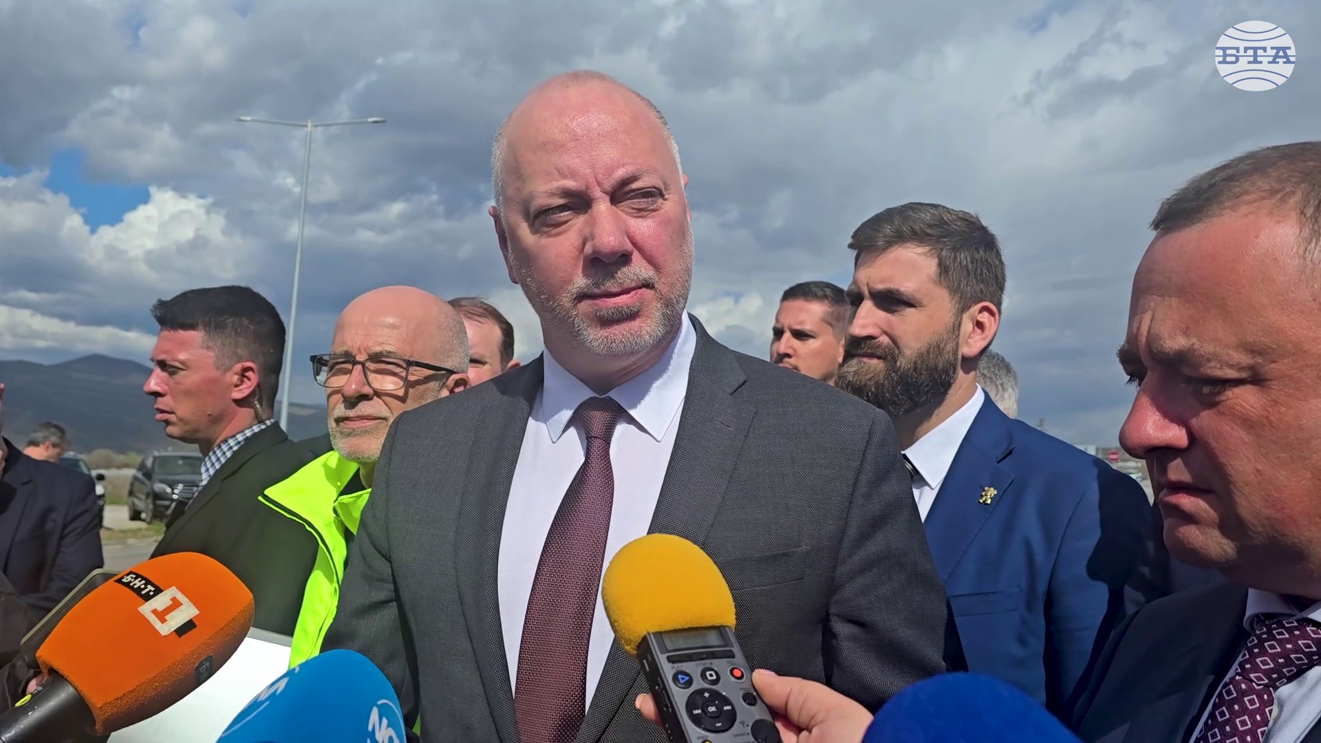 Трябва да направим всичко възможно с контролните механизми на държавата, за да гарантираме приходи, заяви премиерът Росен Желязков