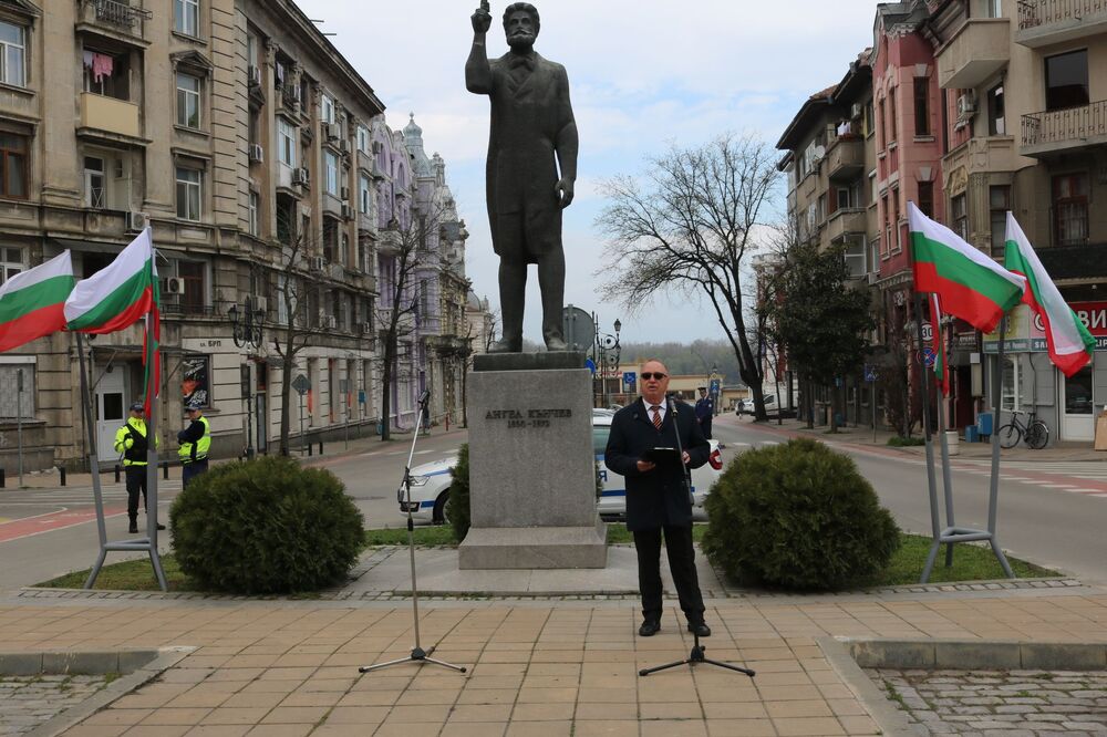 ОА Русе: Русенци почетоха паметта на Ангел Кънчев