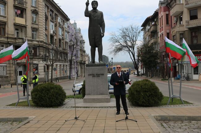 ОА Русе: Русенци почетоха паметта на Ангел Кънчев