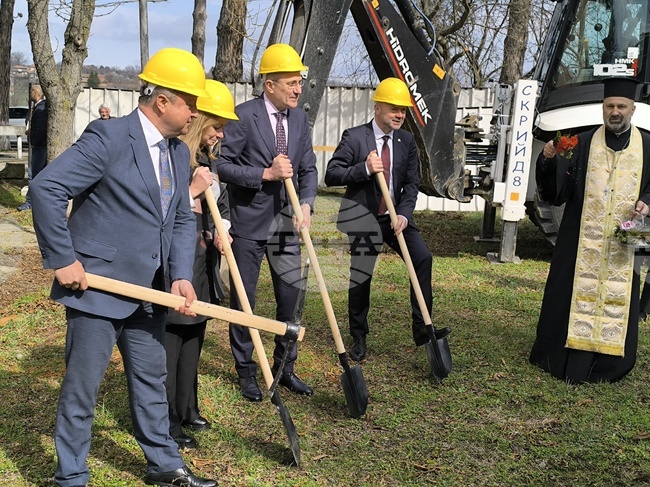 Село Караесен - Дома за възрастни хора - първа копка