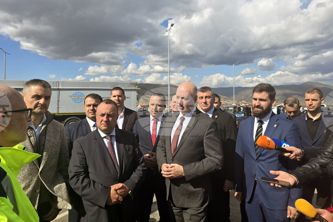 Премиерът Росен Желязков участва в среща за изграждането на язовир „Ракочевица“ при посещението в Благоевградска област