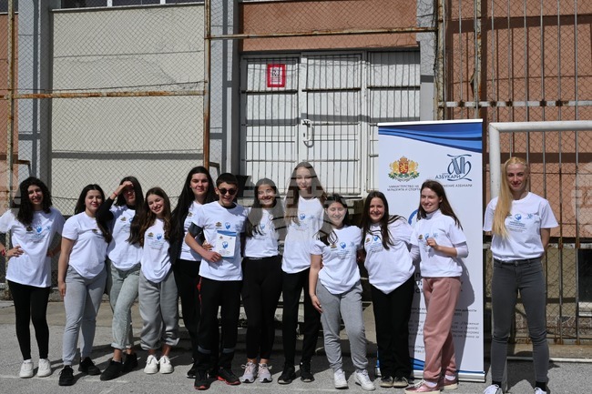 Над 100 ученици се включиха в инициативата „Интелект срещу зависимостите“ в Неврокопската професионална гимназия „Димитър Талев“ в Гоце Делчев