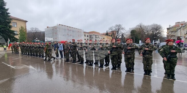 С военен ритуал в Шумен бе отбелязана 80-годишнината от Дравската епопея