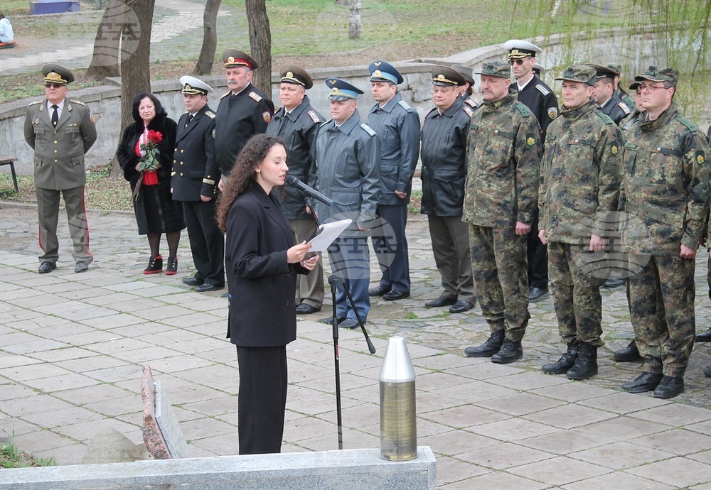Военна академия се прекланя пред самопожертвователността на полковник Борис Дрангов