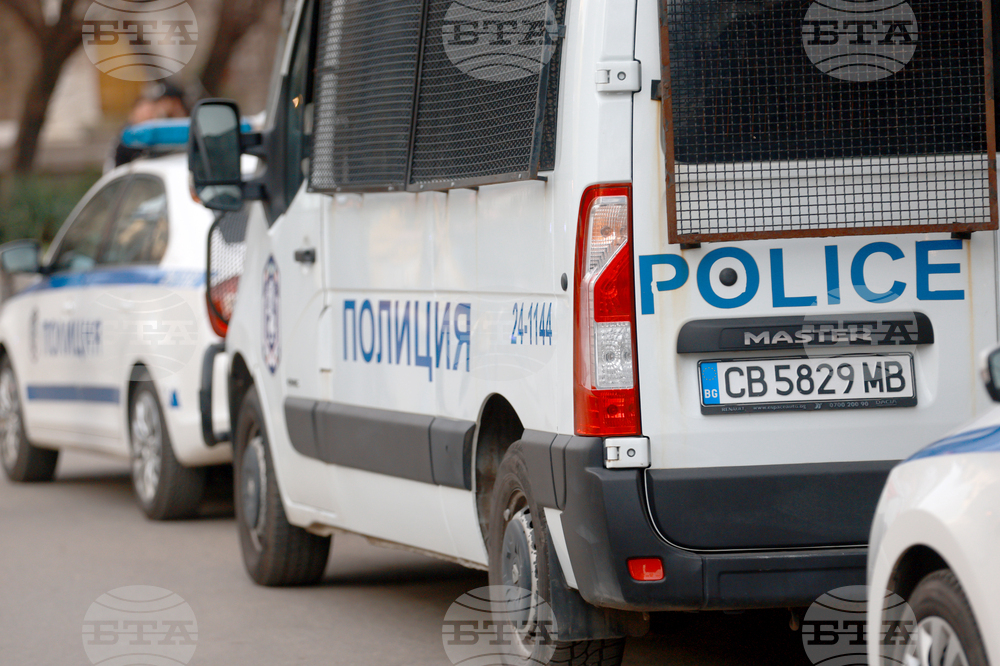 Задържани са 13 души при спецоперация на полицията в София