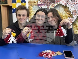 Моменти от организирания майсторски клас "Честита Баба Марта" в гр. Тернопол. Снимки: фейсбук страница на проф. Микола Бармак, Тернополски НПУ "Володимир Гнатюк"