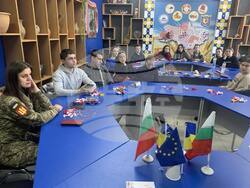 Моменти от организирания майсторски клас "Честита Баба Марта" в гр. Тернопол. Снимки: фейсбук страница на проф. Микола Бармак, Тернополски НПУ "Володимир Гнатюк"