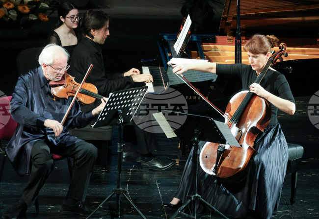 Русе - Мартенски музикални дни - Гидон Кремер трио