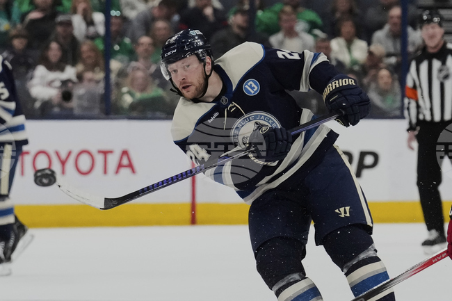 Кълъмбъс се наложи при гостуването си на Ню Йорк Айлъндърс след дузпи в Националната хокейна лига