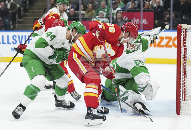 Торонто ликува в дербито срещу Калгари в НХЛ